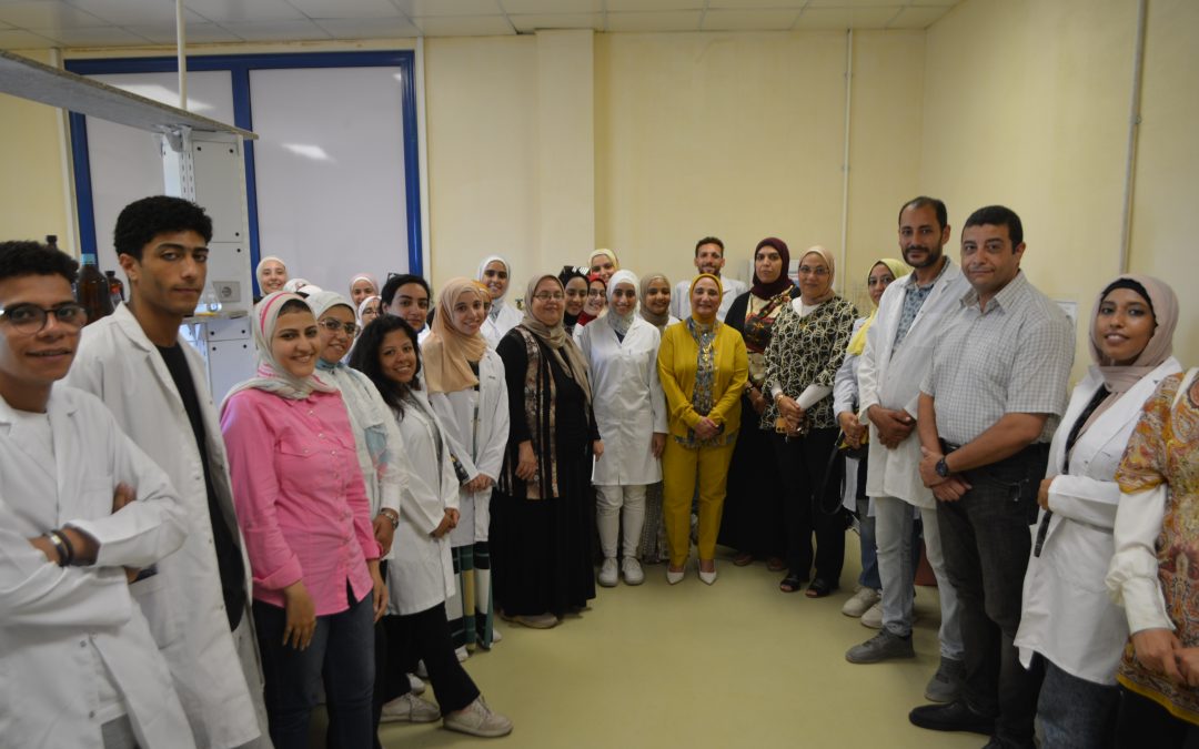 مدارس للتدريب و تنمية المهارات البحثية و الإبتكارية لطلبة الكليات العملية